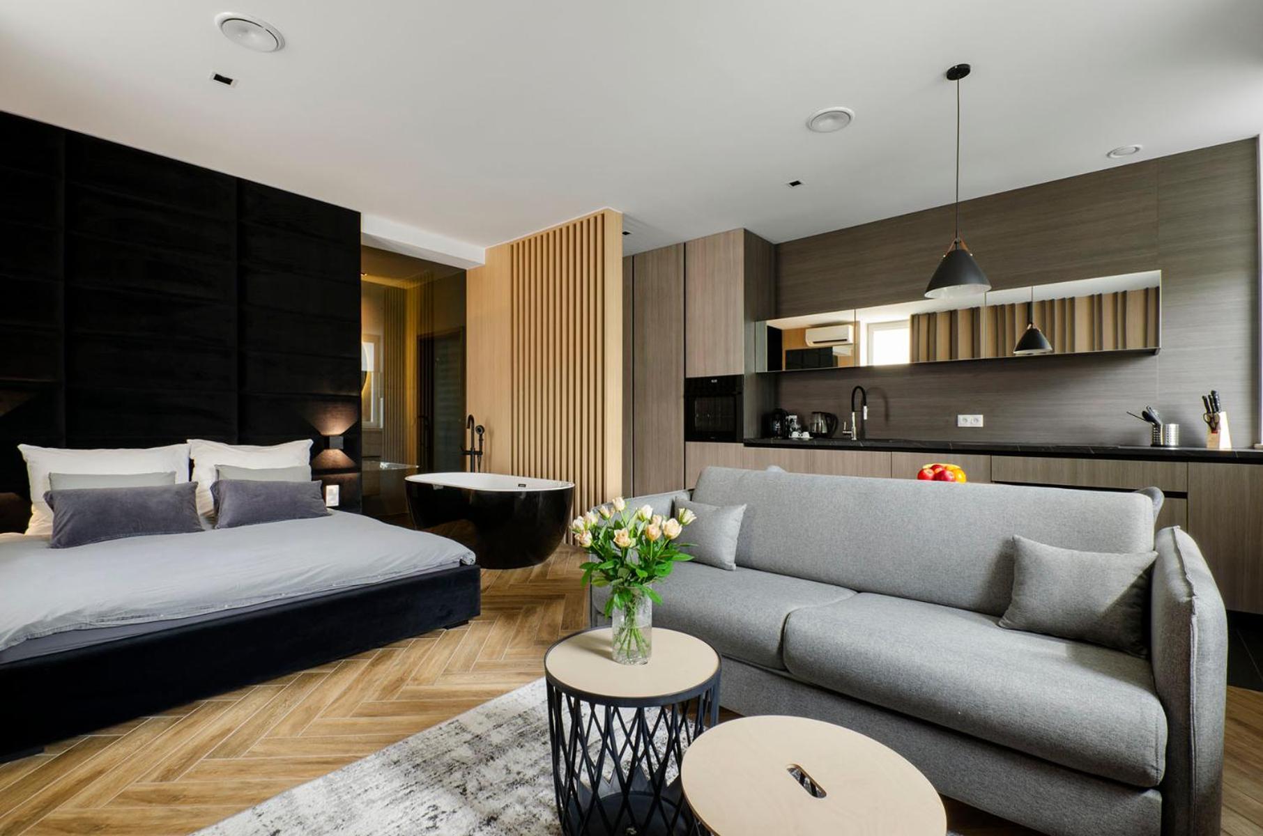 Lupoapartments Z Jacuzzi Pole Dance Leczycka 29 Klimatyzacja Parking Dostep Na Kod Лодзь Экстерьер фото
