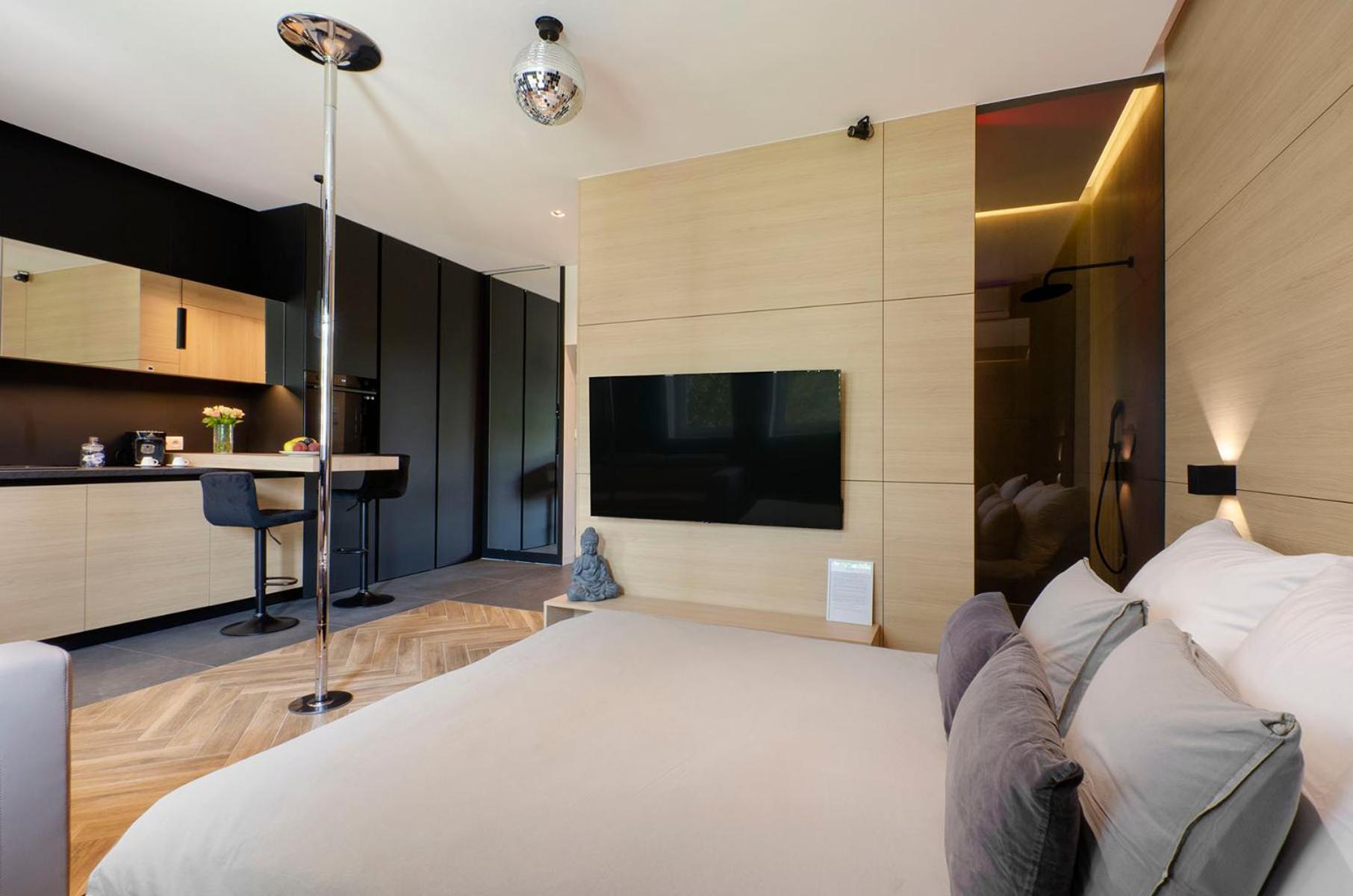 Lupoapartments Z Jacuzzi Pole Dance Leczycka 29 Klimatyzacja Parking Dostep Na Kod Лодзь Экстерьер фото